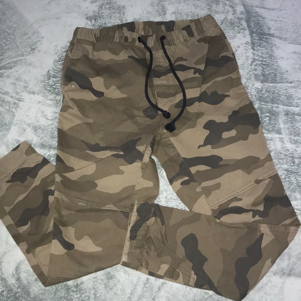 Military print men’s joggers